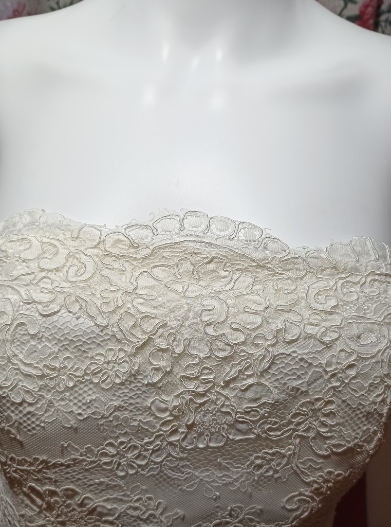 Le Chat Défile Déstockage robes de mariée 60