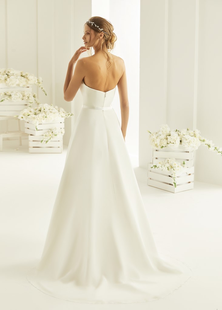 Robes de Mariée Plus Size Le Chat Défile Beauvais