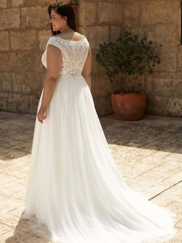 Robes de Mariée Plus Size Le Chat Défile Beauvais