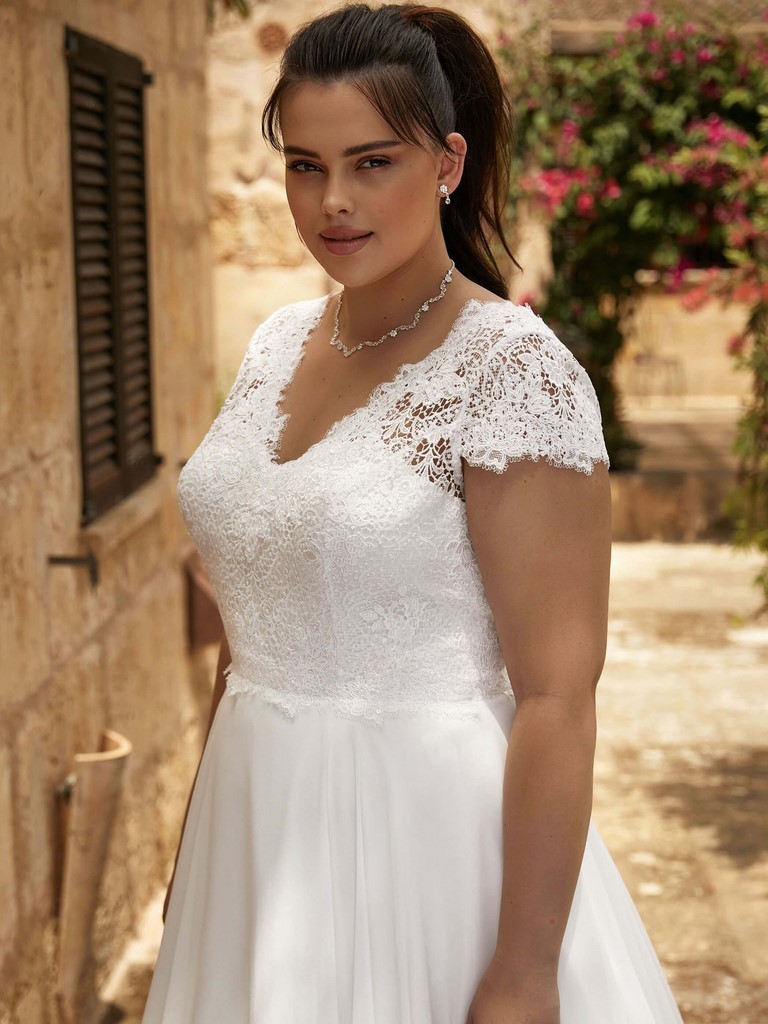 Robes de Mariée Plus Size Le Chat Défile Beauvais