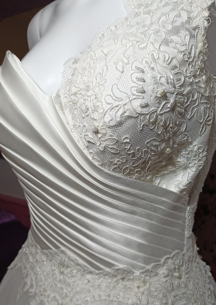 Le Chat Défile Déstockage robes de mariée 60