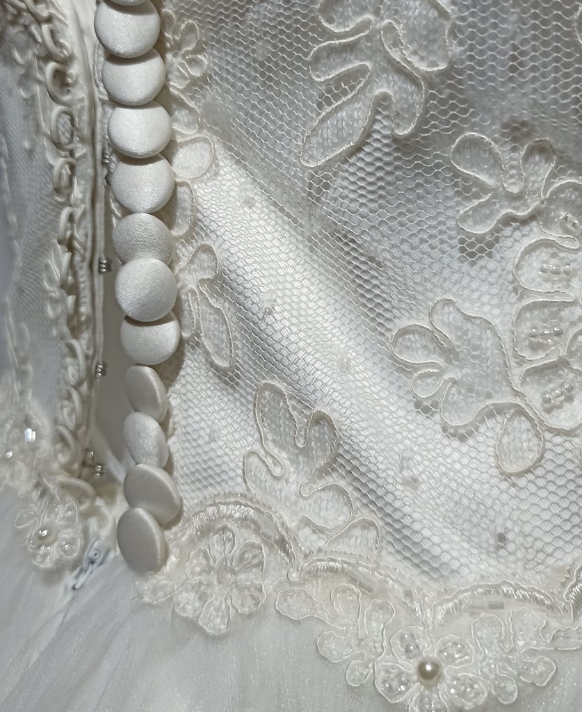 Le Chat Défile Déstockage robes de mariée 60