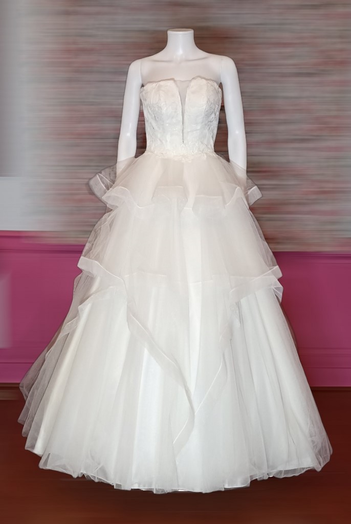 Le Chat Défile Déstockage robes de mariée 60