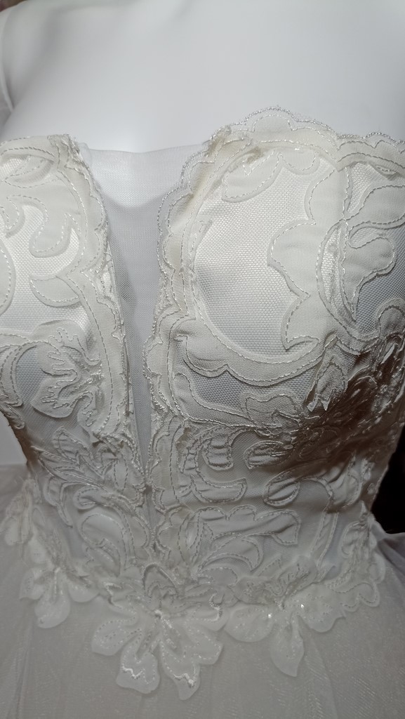 Le Chat Défile Déstockage robes de mariée 60