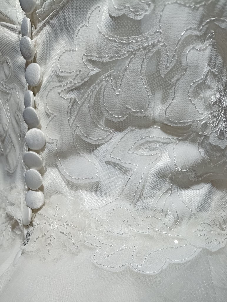 Le Chat Défile Déstockage robes de mariée 60