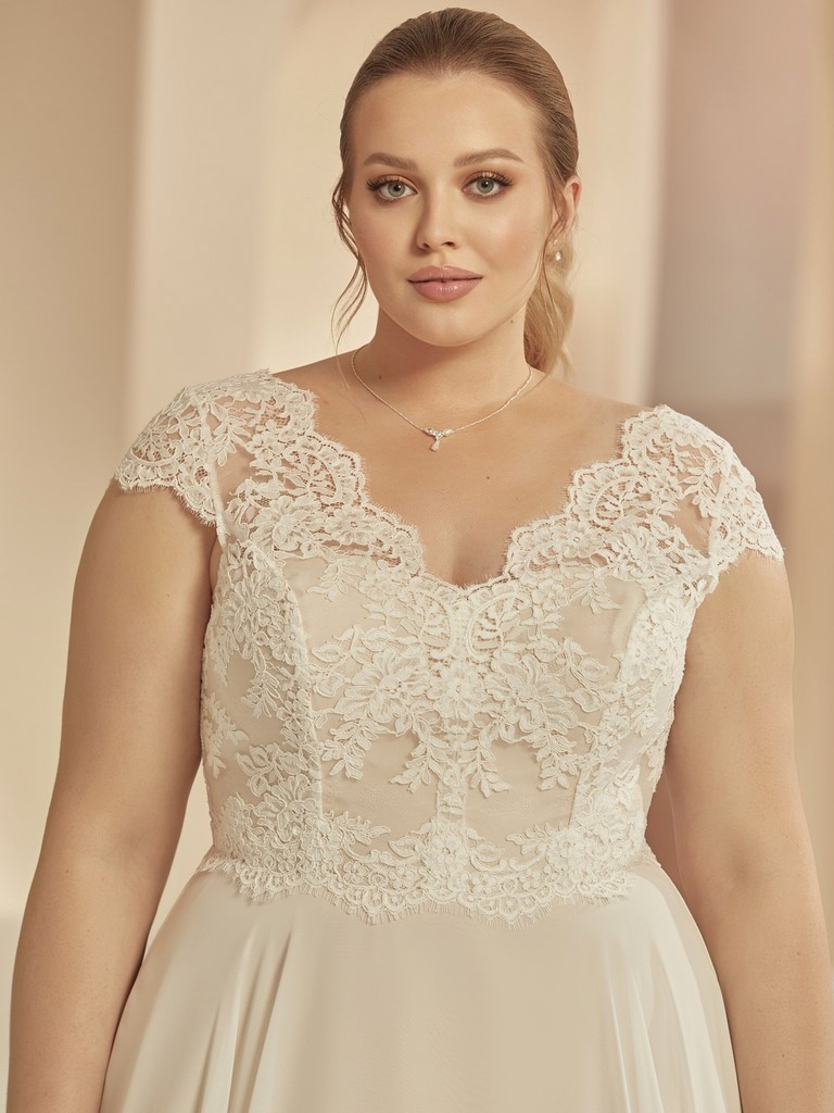 Robes de Mariée Plus Size Le Chat Défile Beauvais