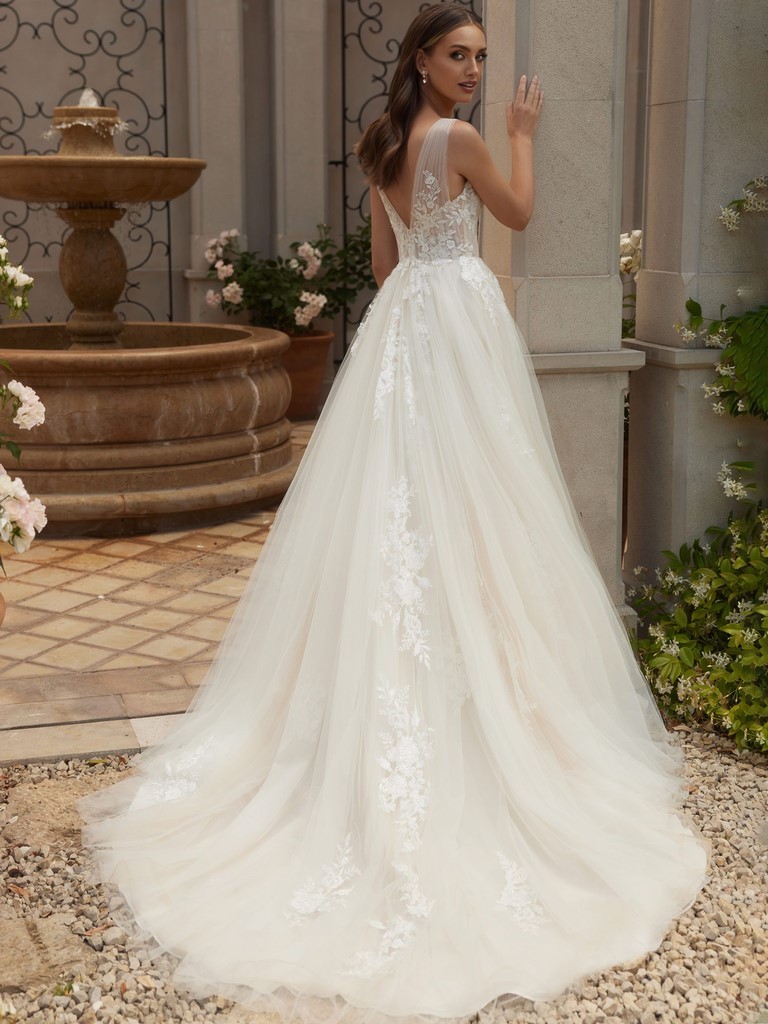 Robes de Mariée Plus Size Le Chat Défile Beauvais