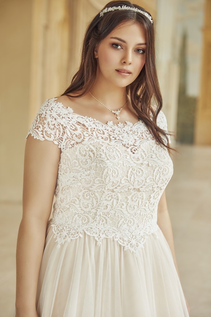 Robes de Mariée Plus Size Le Chat Défile Beauvais