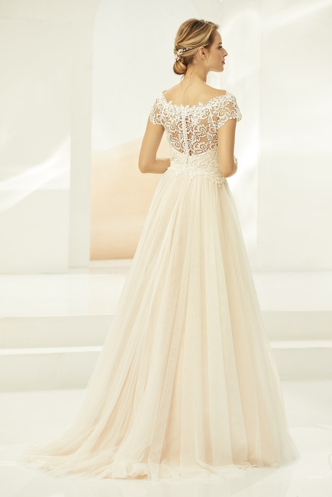 Robes de Mariée Plus Size Le Chat Défile Beauvais