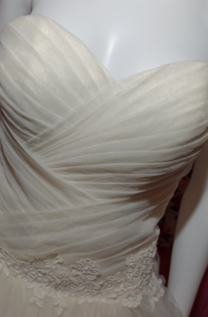 Le Chat Défile Déstockage robes de mariée 60