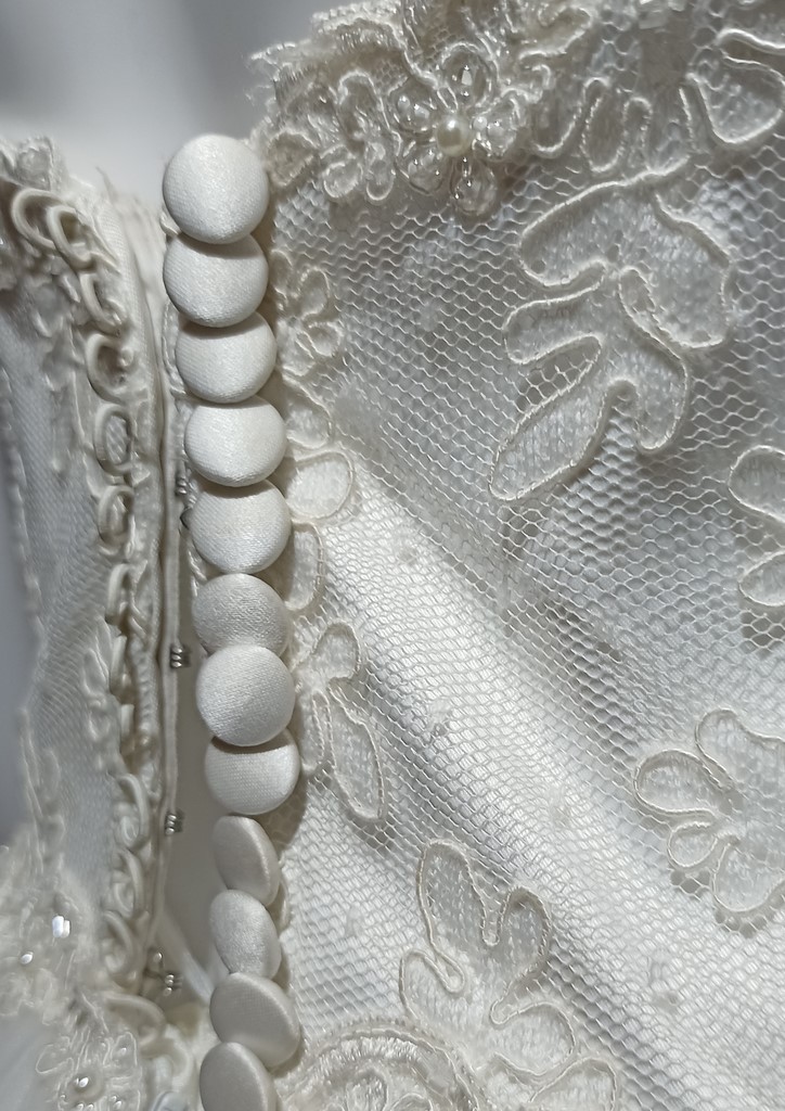 Le Chat Défile Déstockage robes de mariée 60