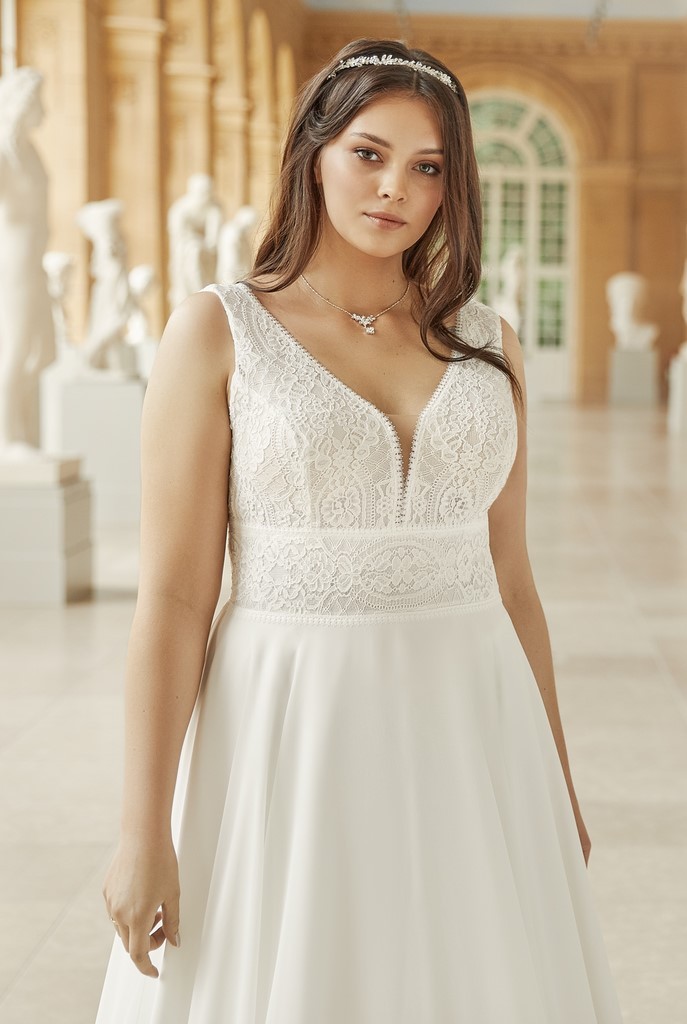 Robes de Mariée Plus Size Le Chat Défile Beauvais