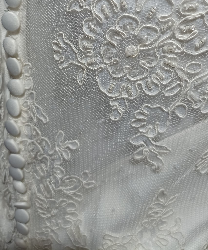 Le Chat Défile Déstockage robes de mariée 60