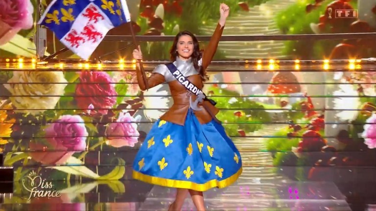 Le Chat Défile Bérénice Legendre Miss Picardie 2022