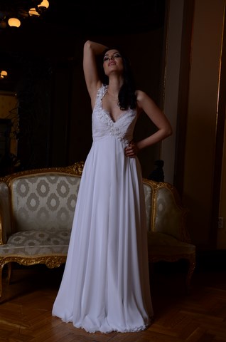 Robe de mariée Grecque en mousseline et bretelle florale