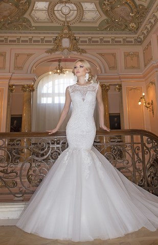 Robe de mariée demi Siréne avec jupe détachable et traine